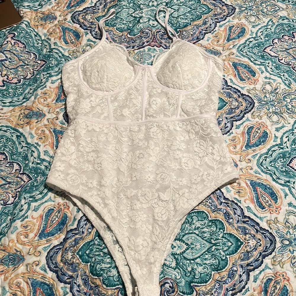 White lace body suit